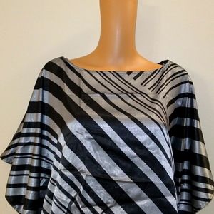 4/$20 Feathers women's top